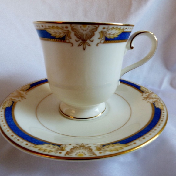 Mikasa Grimaldi Porcelain gold & cobalt blue Footed Tea Cup & Saucer set - Picture 2 of 8